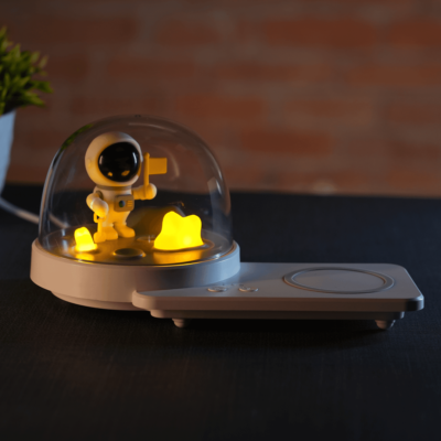 Astronaut Wireless Charger - Image 2